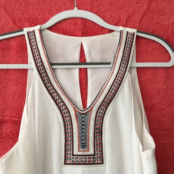 BCBGeneration White w/ Rust & Black Embroidery Shift Dress. Size S - Picture 2 of 3
